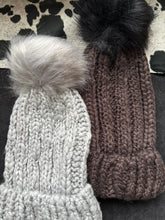 Load image into Gallery viewer, Ruggine Chunky Knit Beanie