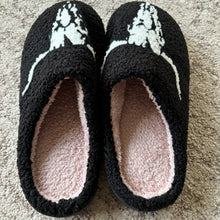 Load image into Gallery viewer, Cassidy Steer Slippers